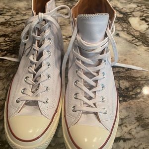 Men’s Converse LEATHER high top shoes. Size 11
